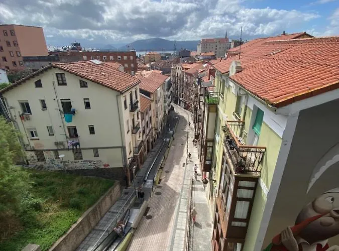 Con Jardin Y Vistas En El Centro De * Santander