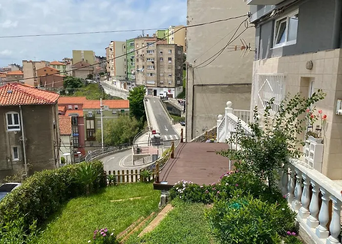 Con Jardin Y Vistas En El Centro De דירה