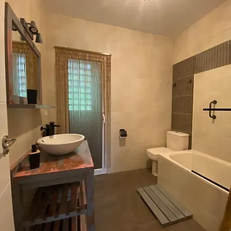 Con Jardin Y Vistas En El Centro De *